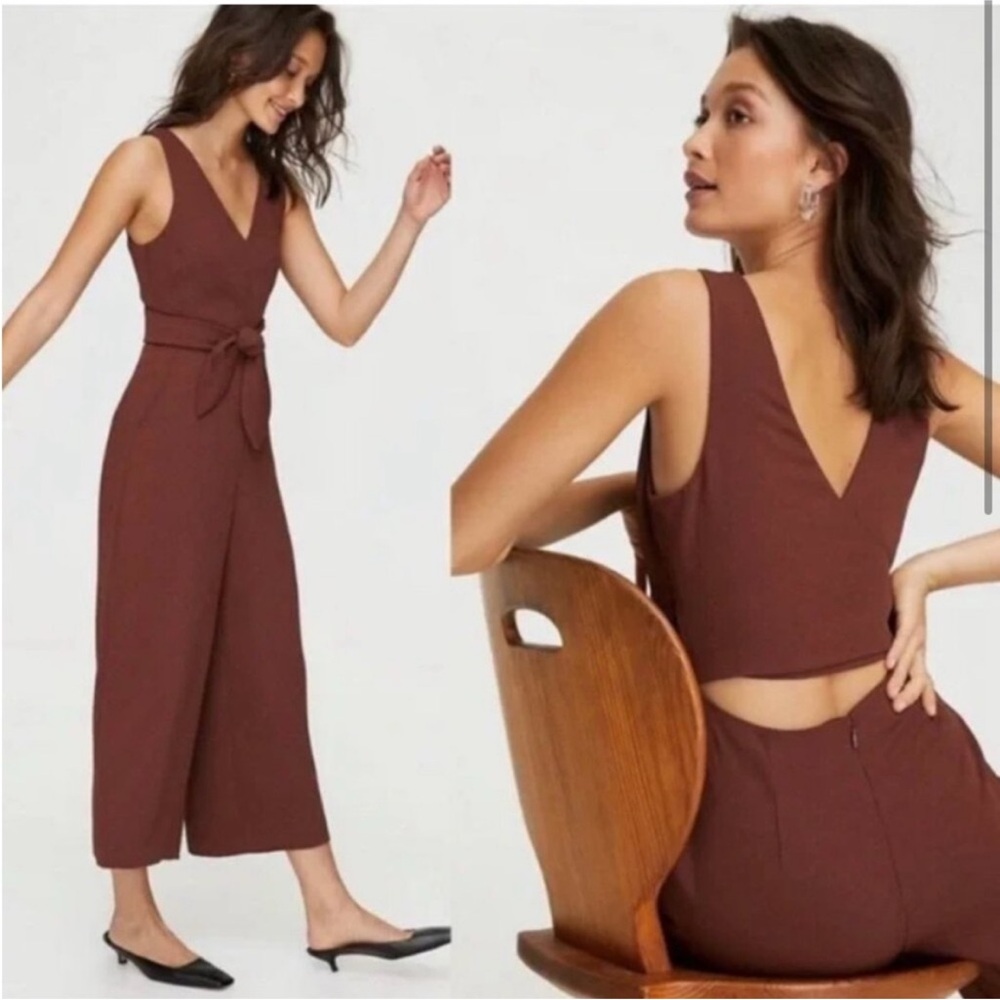 Aritzia Wilfred Ecoulememt Wide Leg V Neck Jumpsuit Chocolate
Brown Minimalist 8